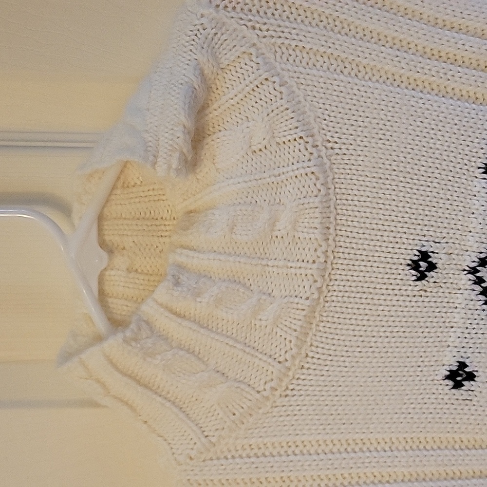 Reeds Cable Sweater - Picture 3 of 12